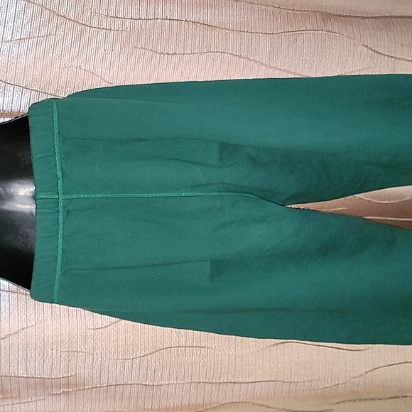 Reformation Classic Sweatpant in Pine Green - Picture 7 of 11